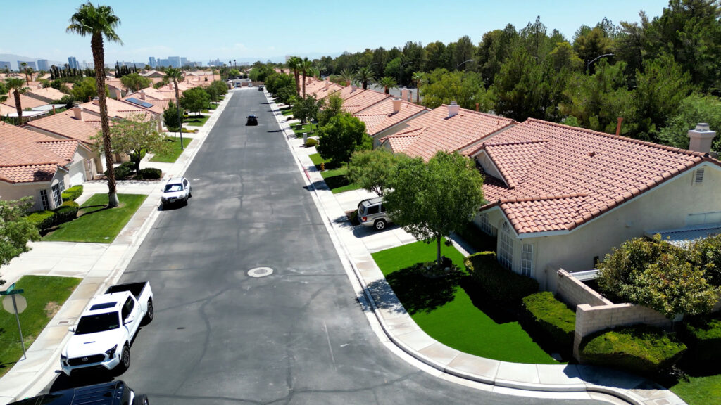 El Paseo Las Vegas Neighborhood - Turf installation companies in Las Vegas